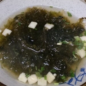 絹ごし豆腐とあおさ海苔のお味噌汁